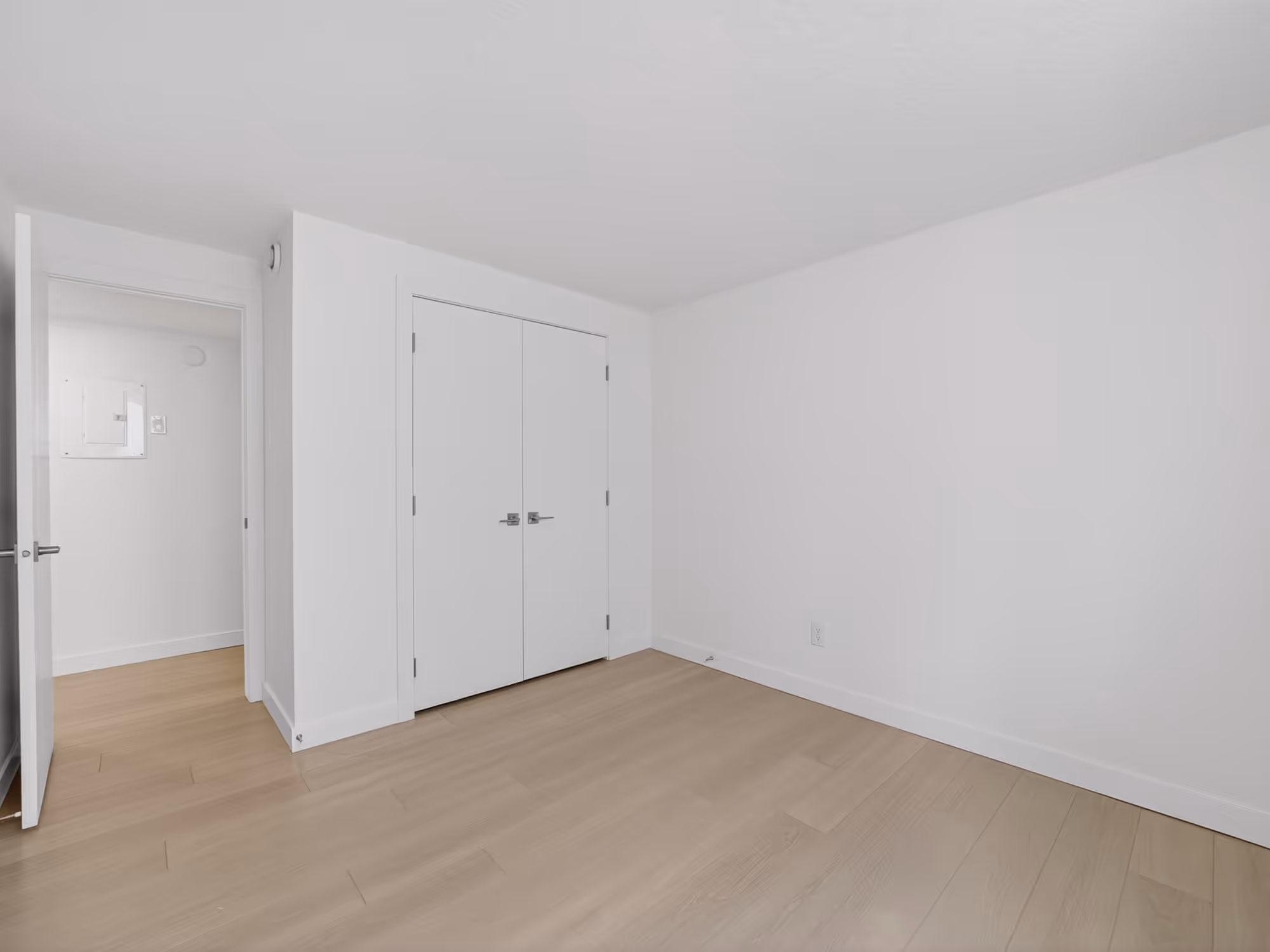 Connaught 2Bed interior view 8